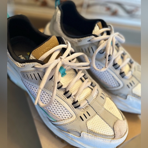 Skechers Shoes US 10.5 ⚪️ - Picture 7 of 8